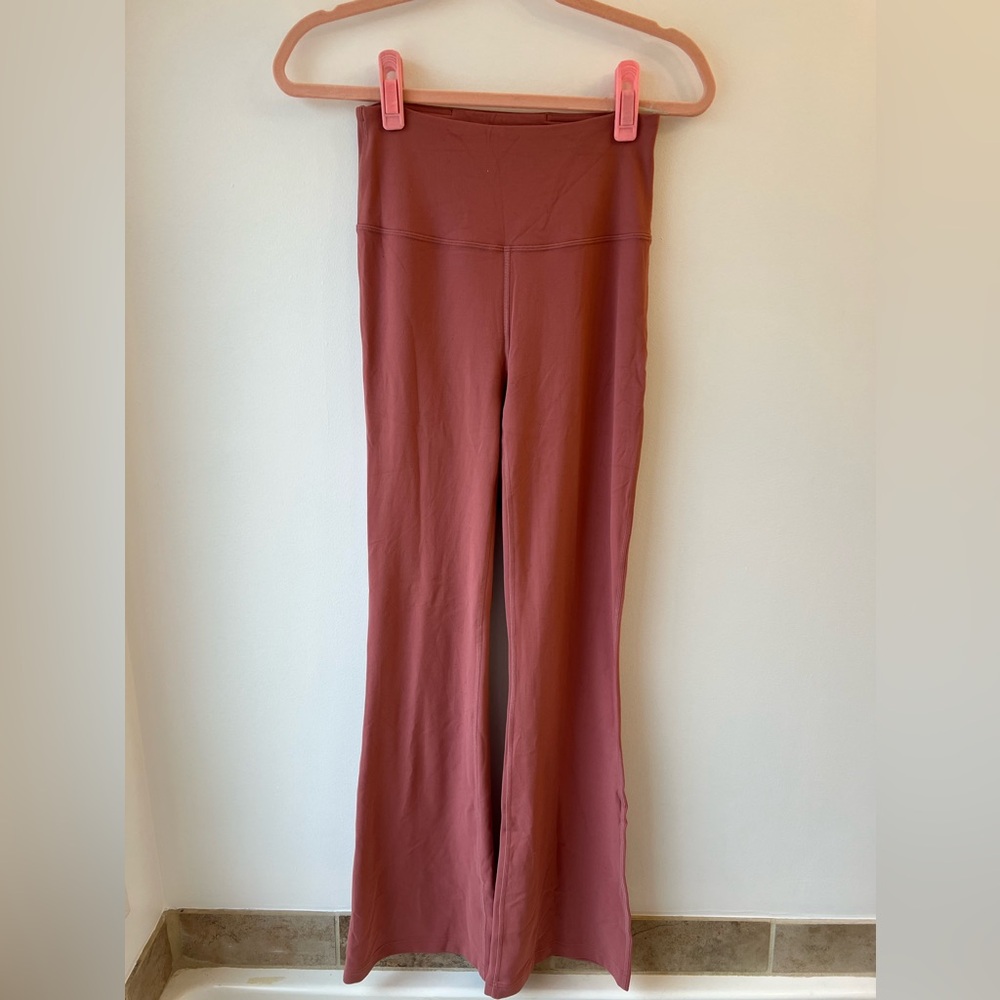 NWOT Lululemon Groove Pant Brier Rose Size 6 Flare Leggings - Picture 2 of 3